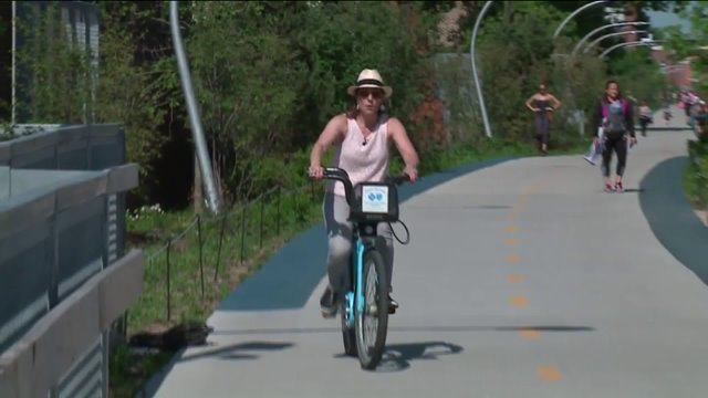Ana shows world her bike riding skills on Chicago’s 606 trail