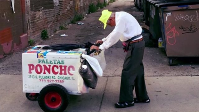 Photo of elderly Chicago paleta man captures hearts, over $140K raised to help him