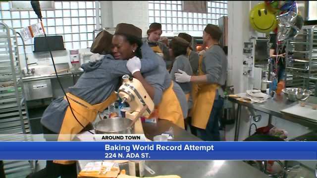 Chicagoans bake cookies continuously for 25 hours, set new World Record